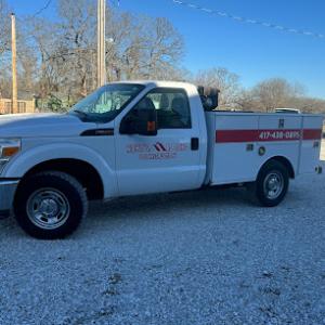 Monty's Roofing & Construction