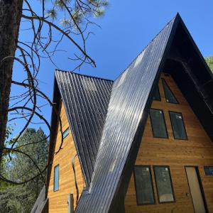 Hard Hands Roofing