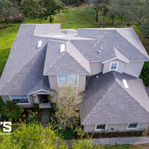 Zee&rsquo;s Roofing & Construction