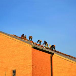 M & M Roofing