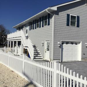 American Custom Roofing & Siding
