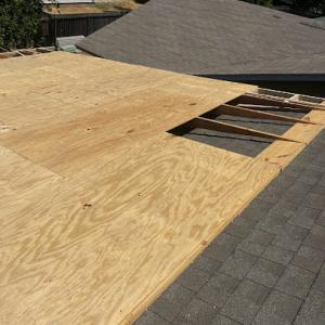 Rey's Roofing