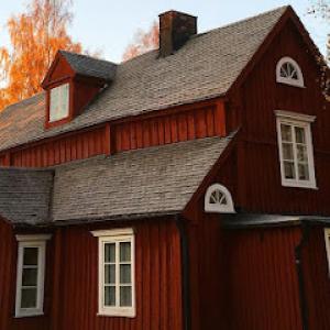 Superior Roofing & Exteriors