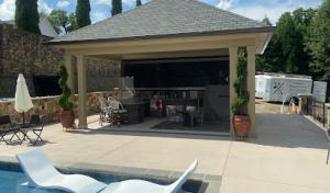 4 Seasons Roofing & Gutters