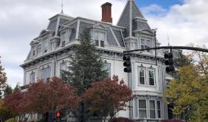 Pinnacle Roofing & Skylights
