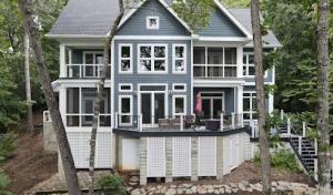 C&W Roofing, Siding & Window