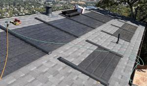 R E Roofing & Construction