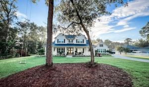 Moore Roofing & Designs
