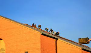 M & M Roofing