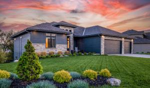 220 Roofing & Restoration
